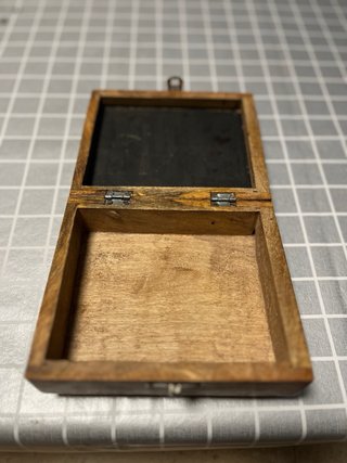 Caja de madera decorada