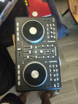 Numark Mixtrack Pro - Mesa de mezclas
