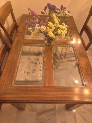 UrGE mesa de comedor de roble y 4 sillas