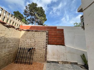 Se busca oficial albañil