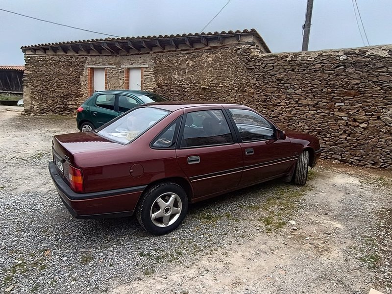Opel Vectra 1991 - foto 1