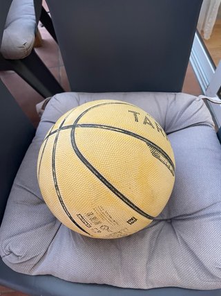 Balón de Baloncesto Amarillo