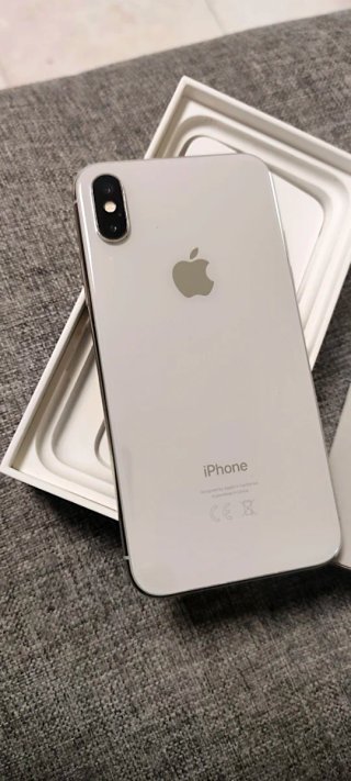iPhone X 64GB impecable + fundas