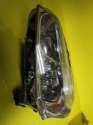 Faro Izquierdo Peugeot 208