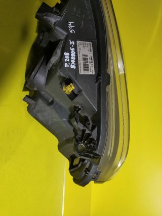 Faro Izquierdo Peugeot 208