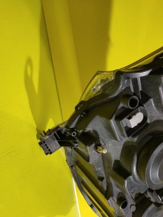 Faro Izquierdo Peugeot 208