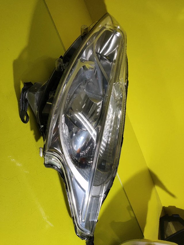 Faro Izquierdo Peugeot 208