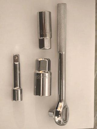 Carraca/Llave de trinquete 3/8 + accesorios