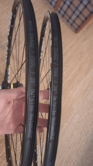 Ruedas Mavic Aksium Disc