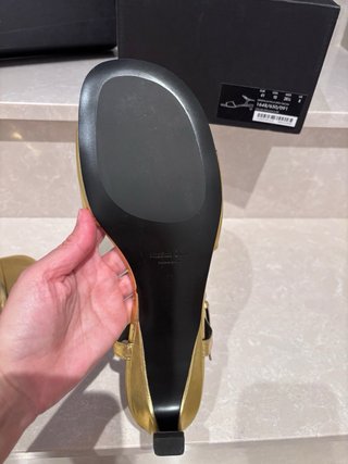 Sandalias Massimo Dutti doradas Talla 41