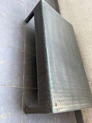 Tavolo da centro in vetro e plastica