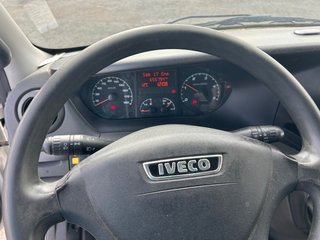 IVECO DAILY 70C17 Camion Furgon + puerta elevadora