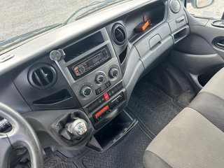 IVECO DAILY 70C17 Camion Furgon + puerta elevadora