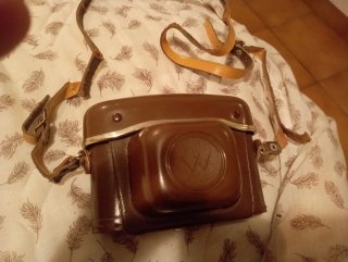 Funda cámara cuero marrón