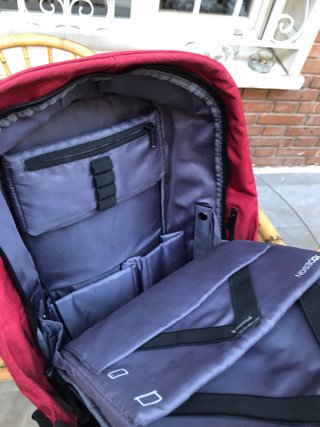 Mochila XDDESIGN antirrobo negra y roja