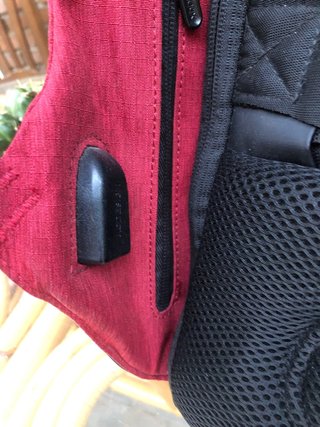 Mochila XDDESIGN antirrobo negra y roja