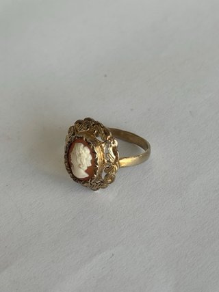 Anello con cammeo donna e argento 800