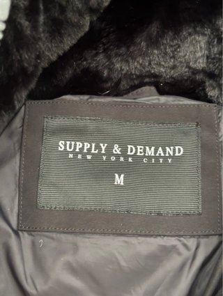 Chaqueta acolchada Supply & Demand negra