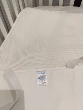 Cuna bebé con colchón y protector transpirable