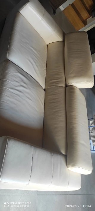 Divano in pelle beige