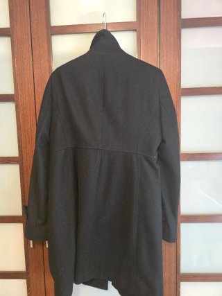 Abrigo mujer paño negro entallado