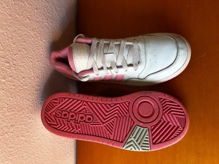 Zapatillas Adidas Blancas y Rosas