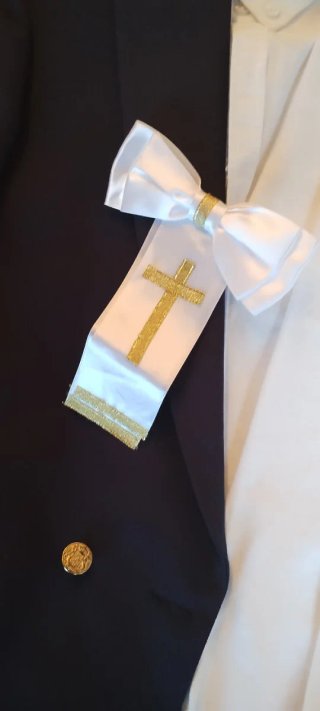 Traje formal niño negro y dorado