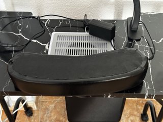 Mesa Manicura con ruedas, funda cojin y aspirador