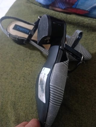 Sandalias de tacón con correa