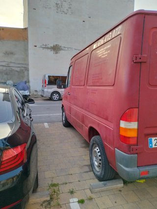Mercedes-Benz eSprinter 2002