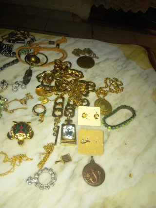 Lote de bisutería antigua