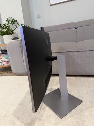 Monitor HP E273M Plata y Multicolor