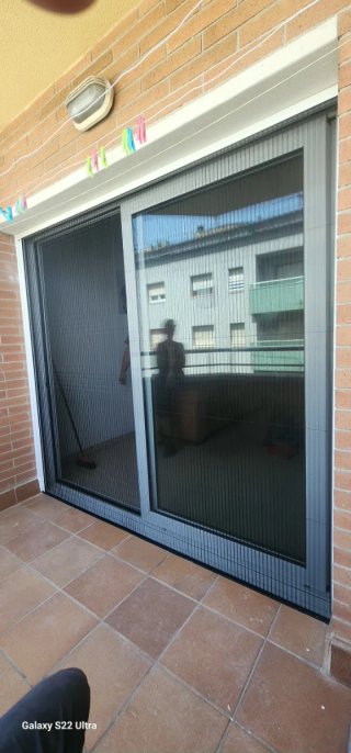 Mosquiteras enrollables, plisadas y fijas