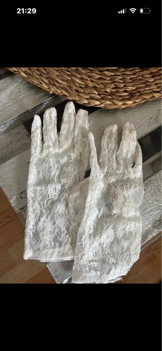 Guantes de encaje blancos para comunión