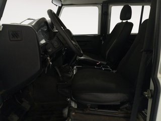 Land-Rover Defender SE Station Wagon