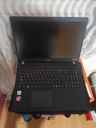 Portátil lijero Acer P21 Negro