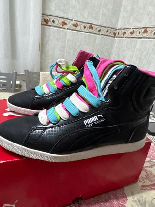 Zapatillas Puma altas negras con cordones multicol