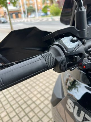 SUZUKI V-STROM 1050 XT ABS