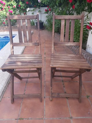 Mesas 2 y 8 Sillas de Jardín Madera