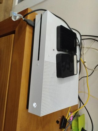 Xbox One S 1TB Fortnite Edition Box