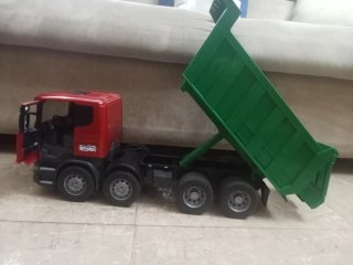 Camión Volquete Bruder Scania Rojo