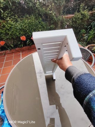 Scaffale bianco per bagno