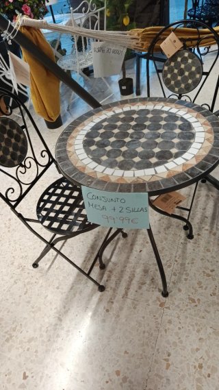 Mesa de hierro para terraza