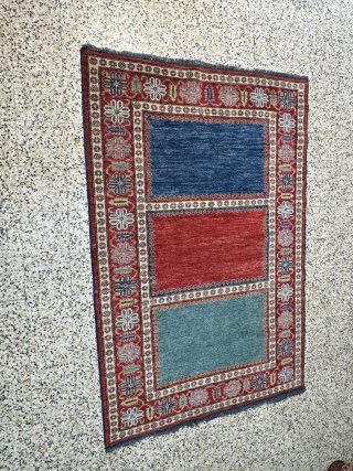 Tappeto antico blu e beige in lana