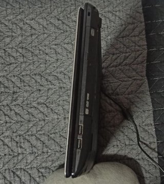 Portátil Acer Aspire 5551G