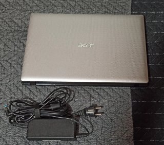 Portátil Acer Aspire 5551G