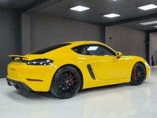 Porsche Cayman 2021