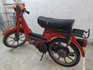 Vespino Clásico Naranja y Negro
