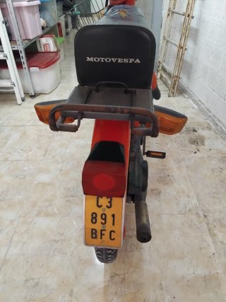 Vespino Clásico Naranja y Negro