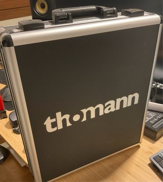 Maschine Plus - Caja de ritmos/sampler